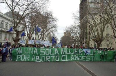 Un paso atr�s para la aplicaci�n del protocolo de aborto no punible en el distrito