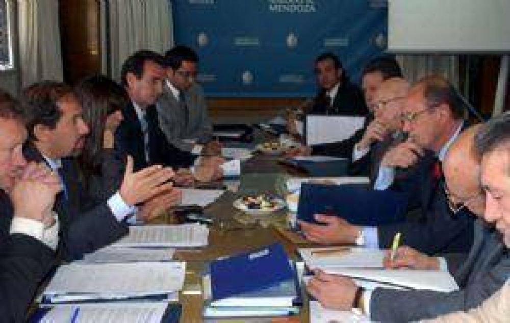 Acuerdo pol�tico para la nueva empresa de agua mendocina
