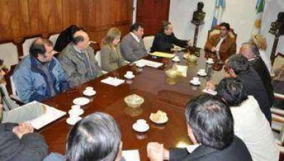 Fontana: Capitanich se reuni� con Kunzli, concejales y gremios