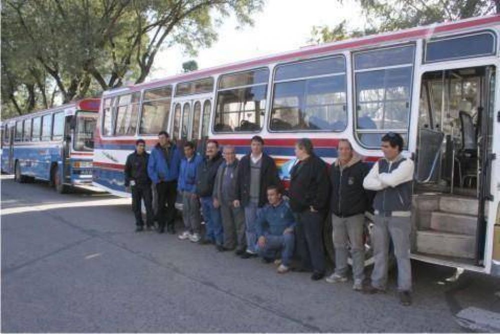 Mejoras en el servicio de trasporte p�blico  Masiva aceptaci�n al servicio de colectivos de la Cooperativa �6 de Julio�