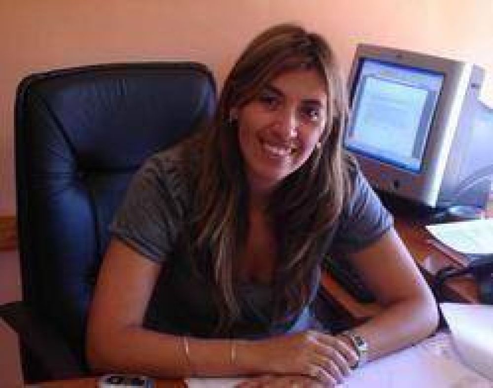  Ocupar� un cargo en la Justicia: La Dra. Mar�a Eugenia Giroldi se aleja de la Secretar�a Privada Municipal Su lugar en el Municipio ser� ocupado por el Lic. Mauro Di Mar�a