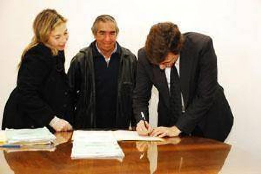 Se firmaron nuevas escrituras en Mor�n