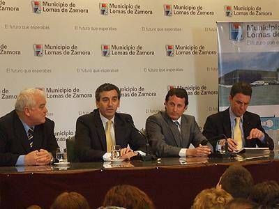 LOMAS | POL�TICA Randazzo anunci� la entrega de 3 millones de pesos para la Seguridad Vial