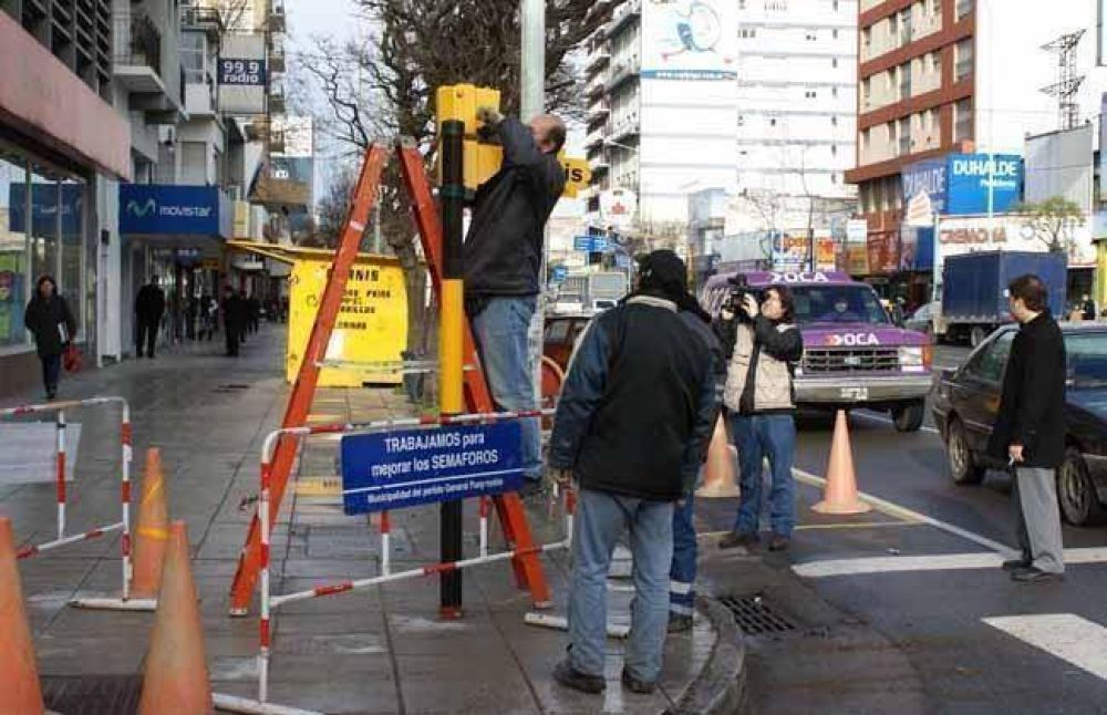 Comenz la instalacin de semforos peatonales