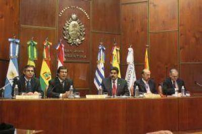 Nicol�s Maduro, canciller de Venezuela: �Ratificamos la propuesta de paz de Ch�vez�