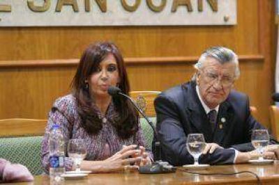 Cristina Fern�ndez: �No se puede demonizar una actividad como la miner�a�  