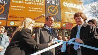 Anuncio e inauguraci�n de obras cloacales en Mor�n
