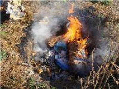 Bromatolog�a Quema de mercader�a en mal estado secuestrada