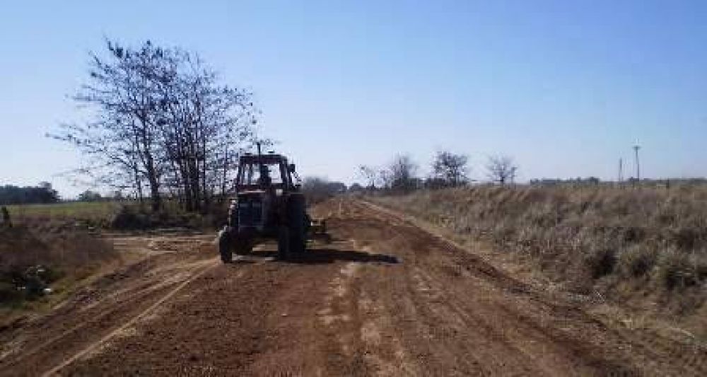  Trabajos en caminos rurales del partido de Jun�n 	