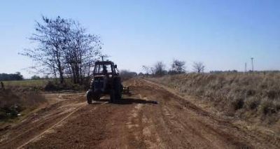  Trabajos en caminos rurales del partido de Jun�n 	