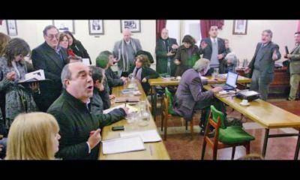 La visita de Behler a una comisi�n del Senado termin� en esc�ndalo