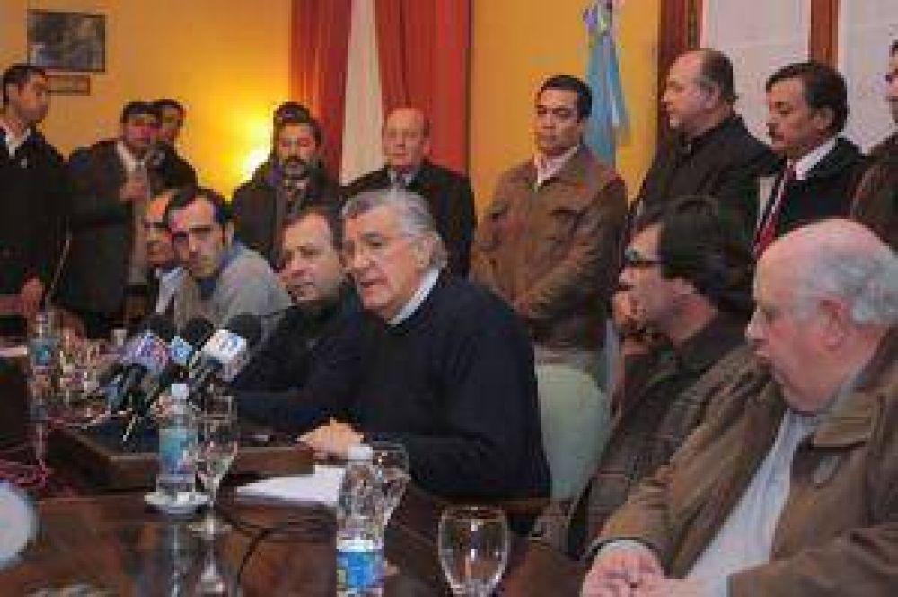 La cumbre aceler� la concreci�n del t�nel   
