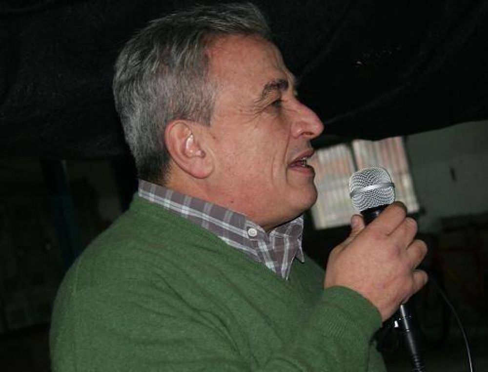 Daniel G�mez le respondi� a Carri�