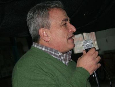 Daniel G�mez le respondi� a Carri�