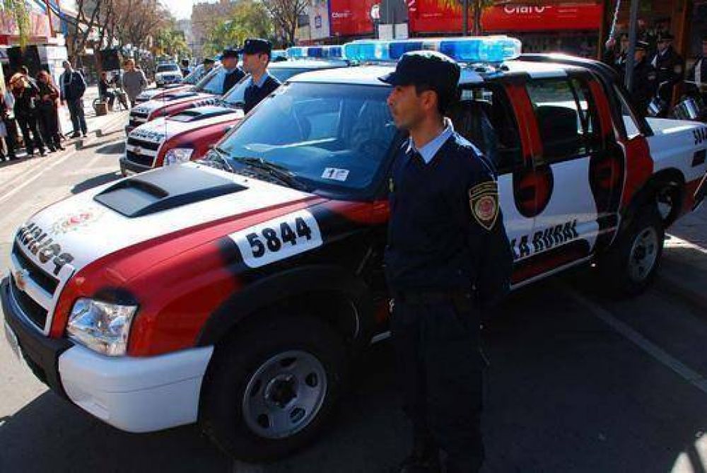 Schiaretti entreg� m�s de 700 mil pesos para remodelar las comisar�as de Punilla 