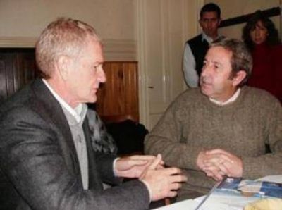 Cobos y De Narv�ez coincidieron ayer en Tres Arroyos
