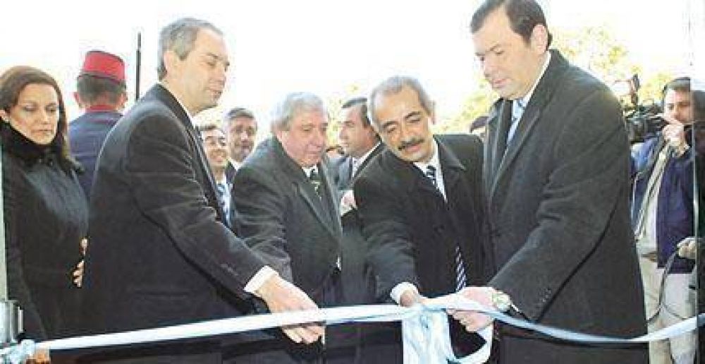 El ministro Alak dijo que Santiago lleva adelante un progreso �casi avasallante� 