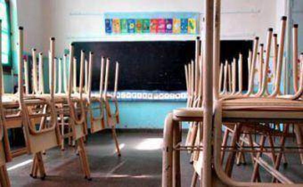 Atech repudia presi�n a docentes que adhirieron al paro