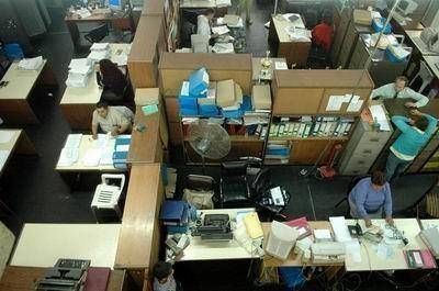 Quita de sueldos a un centenar de empleados de la ex Capresca 
