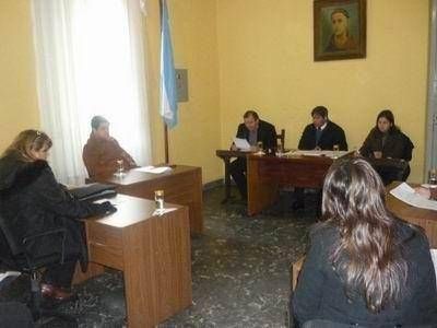 Ediles rechazaron veto de Valdez por extempor�neo 