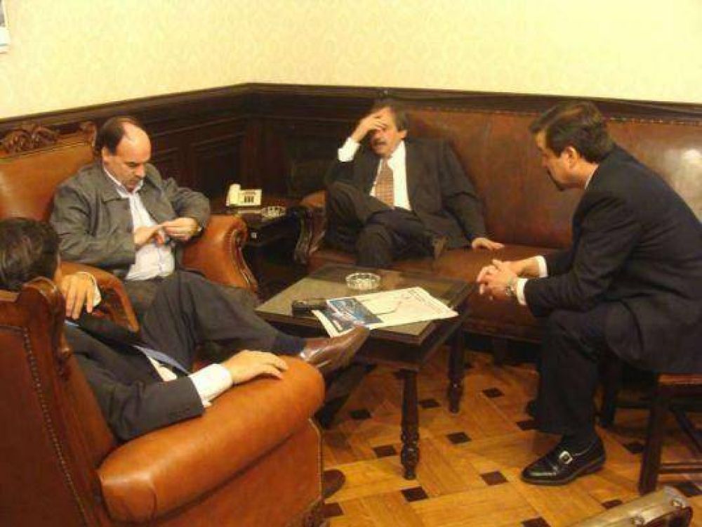 Ariel Pagella y Pablo Blanco mantuvieron un encuentro con Ricardo Alfons�n