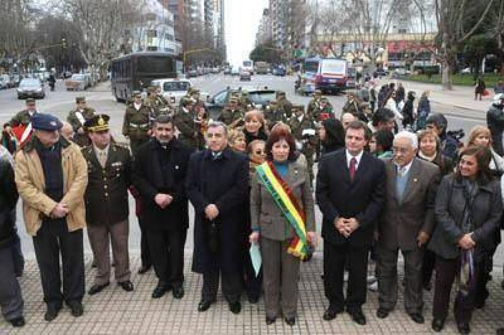 Pulti particip� del acto en por la independencia de Bolivia