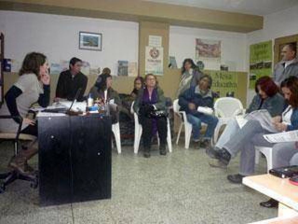 Ricci se reuni� con gremios en su localidad