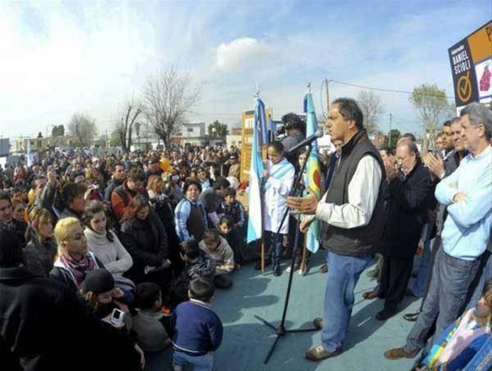 Scioli supervis� obras y entreg� insumos en San Fernando