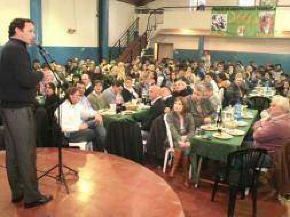 Lomas de Zamora: Insaurralde encabez� acto peronista hacia 2011