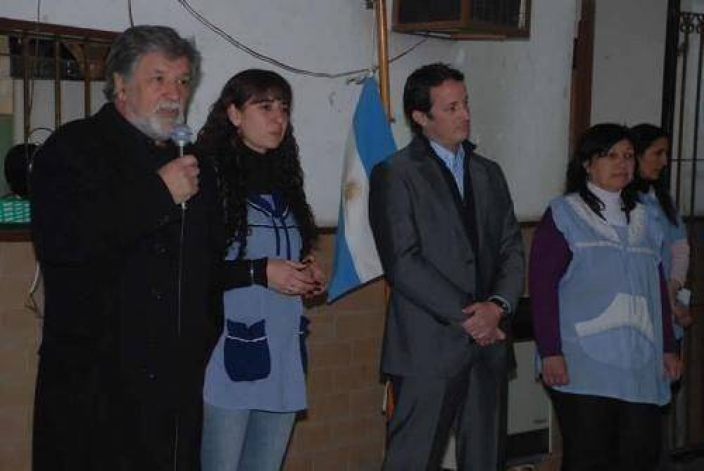 La Fundaci�n �Pupi� entreg� juguetes a m�s de 400 chicos de un Jard�n de Infantes en Fiorito