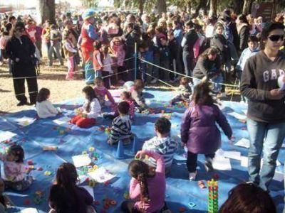 A pleno sol se festej� el D�a del Ni�o en Jun�n