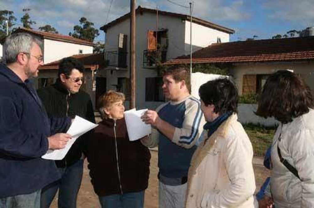 �Somos vecinos todos los d�as, no s�lo cuando hay elecciones�
