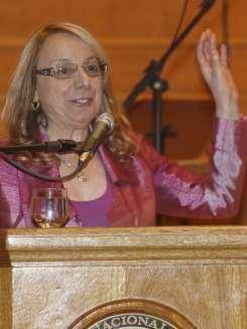 "Hay pobreza cuando los recursos se distribuyen entre unos pocos"