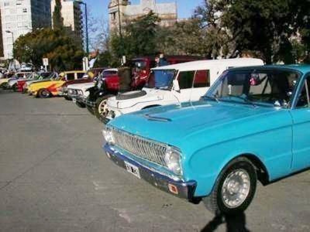 Fititos y Autos de Epoca Solidarios