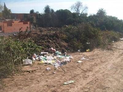 Se cierra Rene Sim�n� de basura