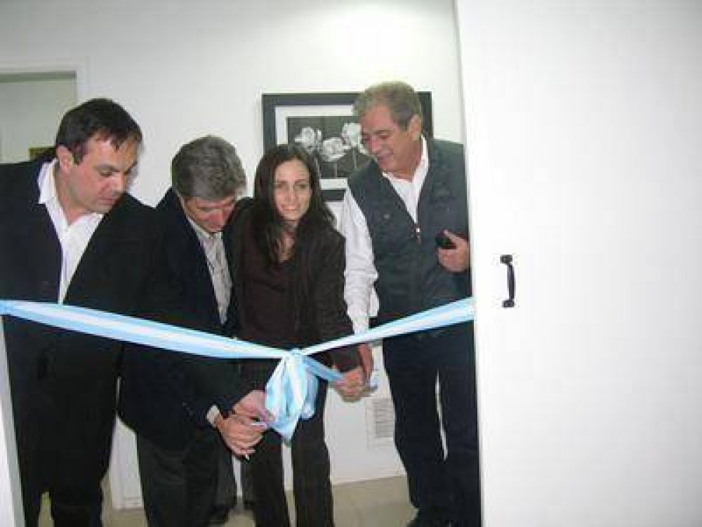 Se realiz� un cocktail y la bendici�n de las instalaciones -Inaugur� oficialmente el pasado viernes el Centro de Diagn�stico Rojas 