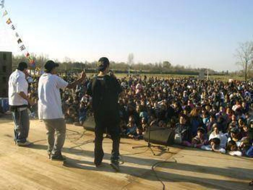 Hermoso y alegre d�a Una multitud asisti� a los festejos por el D�a del Ni�o