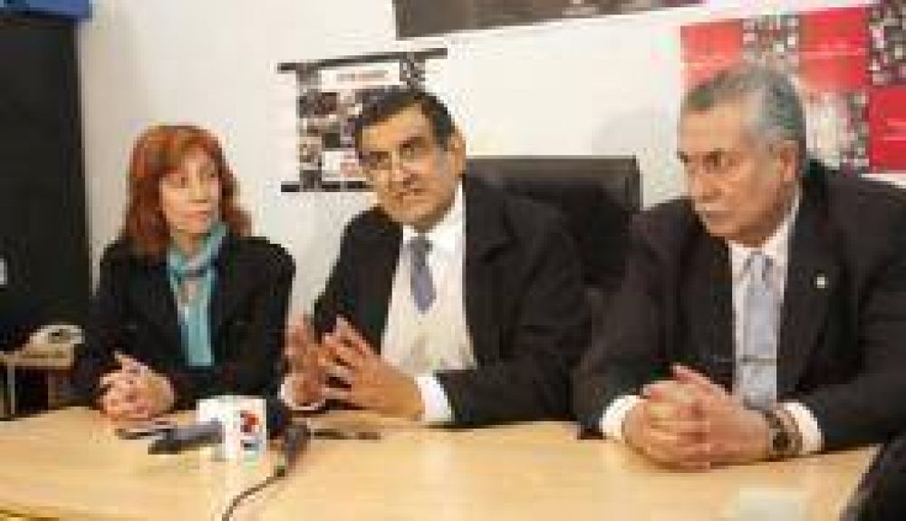 Firman convenio para la filmaci�n de juicios de lesa humanidad