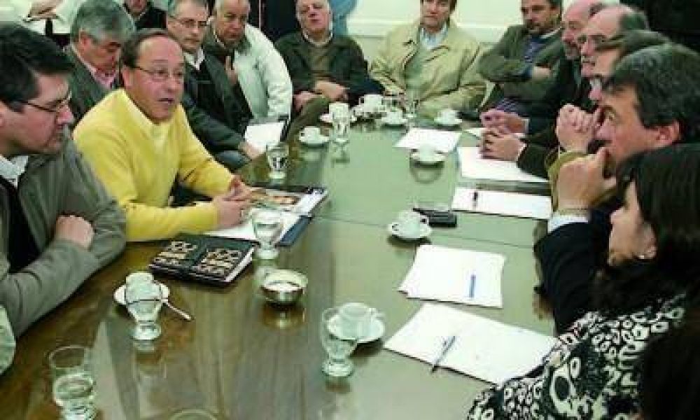 Docentes privados se unen al reclamo por las asignaciones