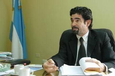 Molas dijo que no se aceptaron sugerencias por la ley de glaciares