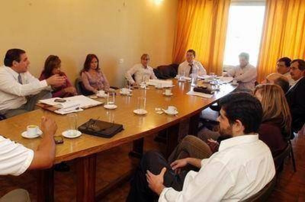 Diputados del Frente C�vico analizar�n medidas por la conducta de Barrionuevo