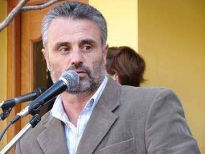 Intendentes tendr�an que renunciar a sus cargos si son convocados por el Ejecutivo