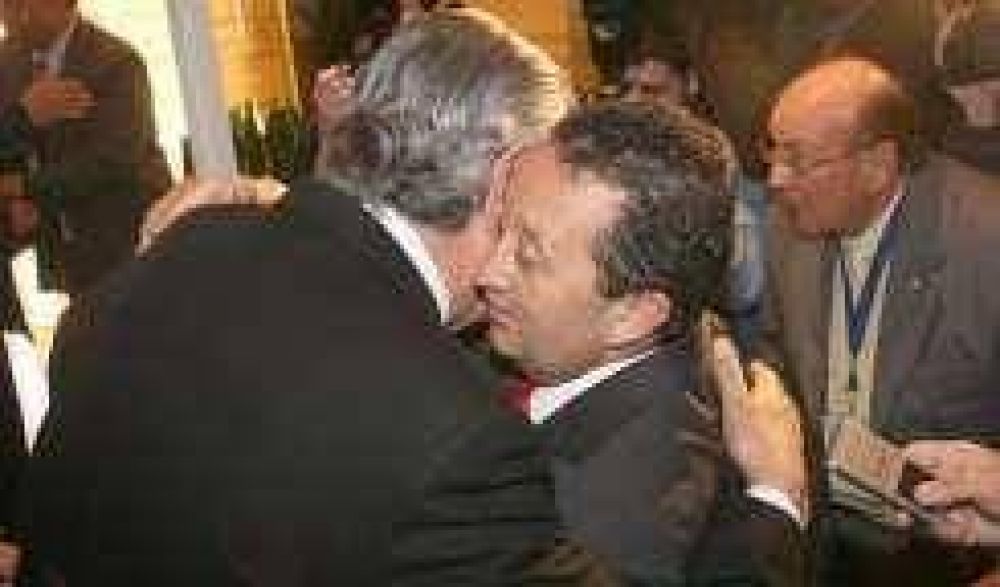 Alta tensi�n con Mendoza, giojismo acusa a Cazab�n