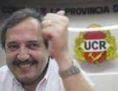 2011: Alfons�n lanzar� su candidatura presidencial el 30 de octubre