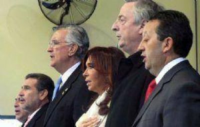 Cristina apura acuerdo de Jaque y Gioja