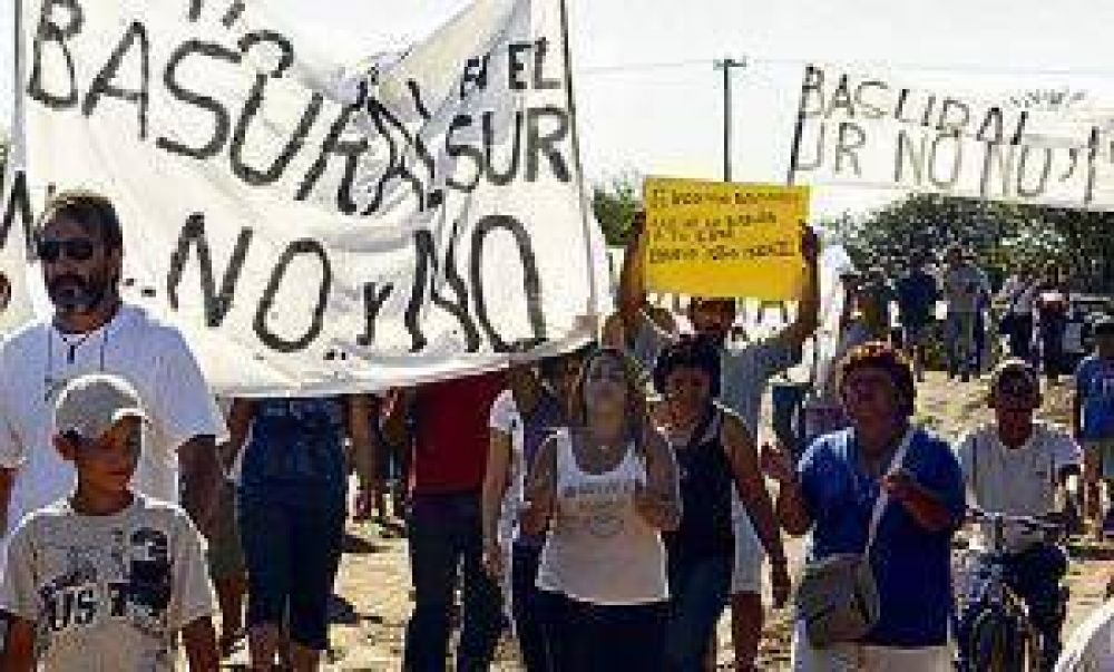 Vecinos de la zona sur no quieren un d�a m�s la basura