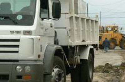 Adquieren maquinarias para mejorar calles