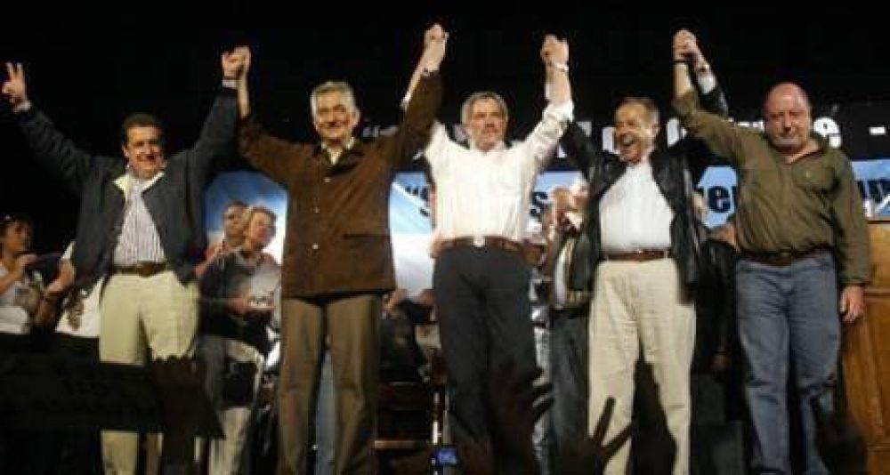 El peronismo opositor busca sofocar sus diferencias y sellar la unidad