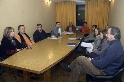 Diputados de la oposici�n pretenden interpelar a Silva