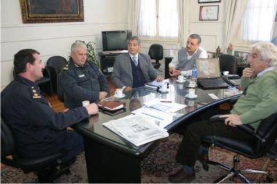 El Intendente Interino Jendrulek recibi� al nuevo titular de la Comisar�a Primera de Campana